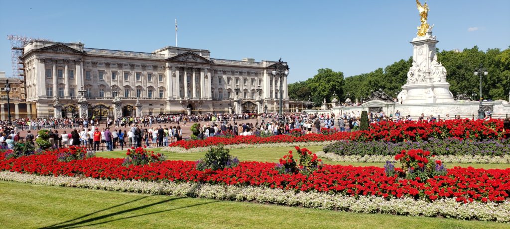 Buckingham Palace flowers, London, England, Summer Three-city tour
