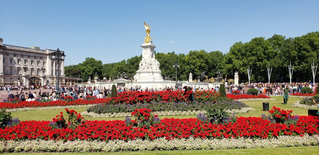 Buckingham Palace flowers, London, England, Summer Three-city tour